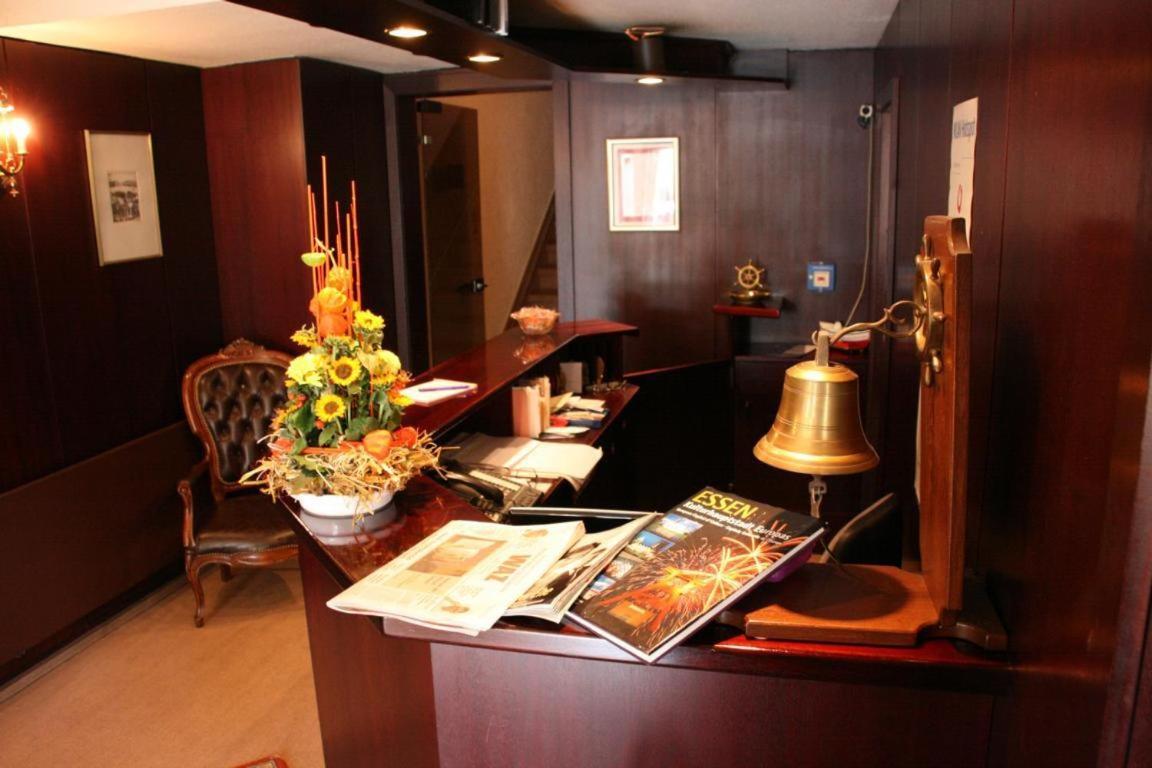 Hotel Diening Έσσεν Εξωτερικό φωτογραφία